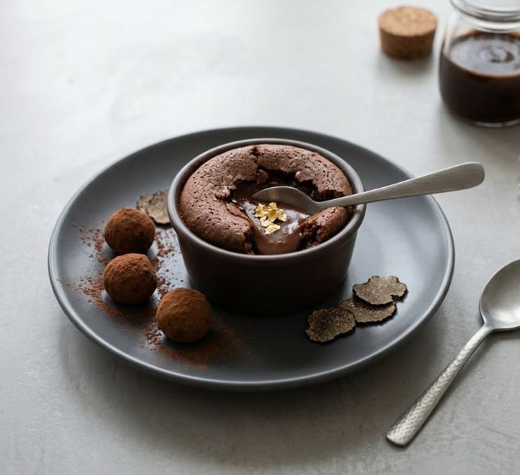 Lauwarmes Schokoküchlein mit Trüffelkern