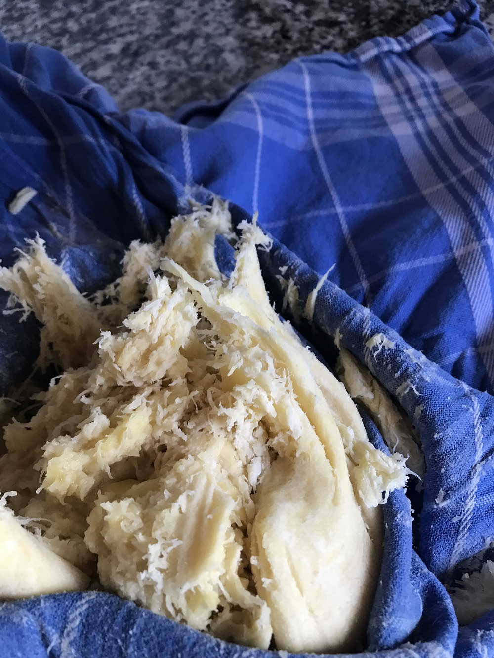 Schritt: 3 Klöße füllen und rollen